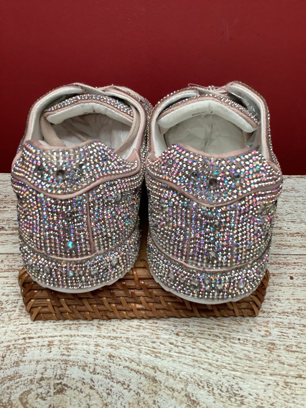 Matisse Bennet NWOT Sparkling Pink Rhinestone Embellished Lace Up Sneakers Comfy - Picture 7 of 11
